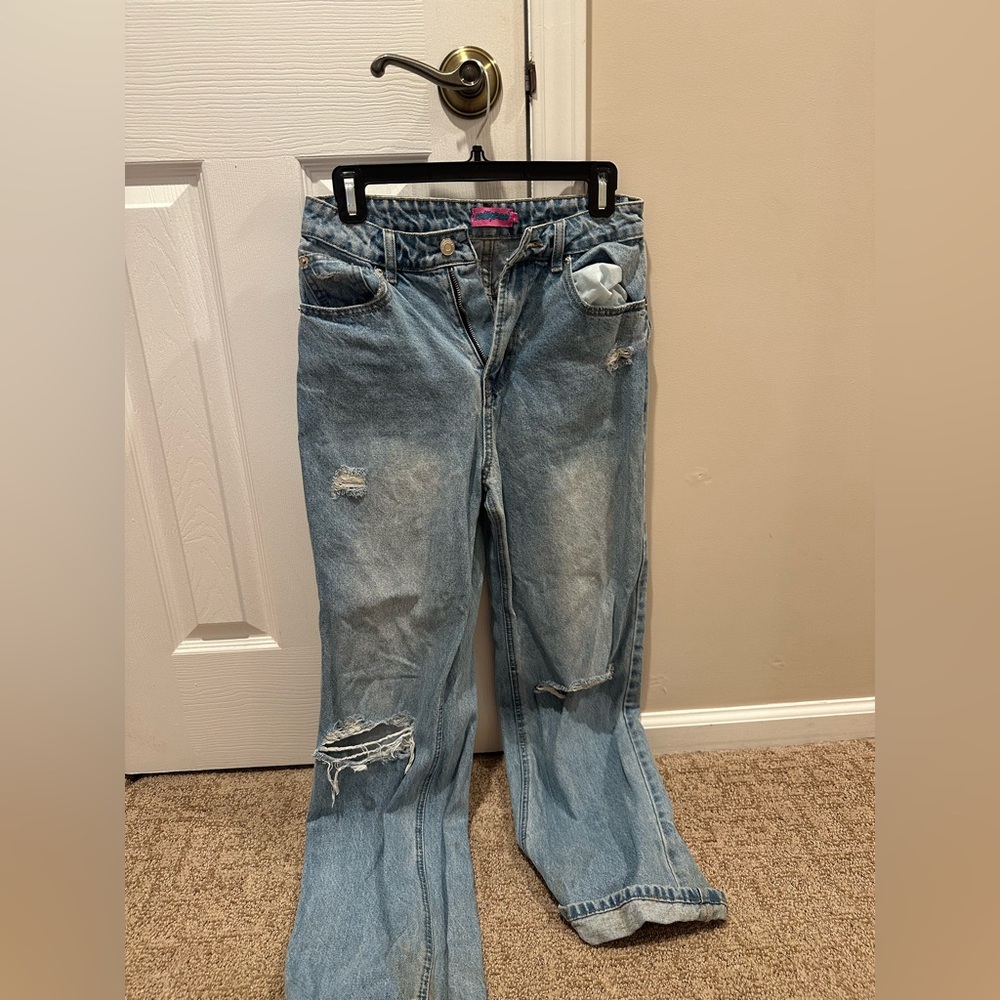 Edikted Light Blue Distressed Jeans
